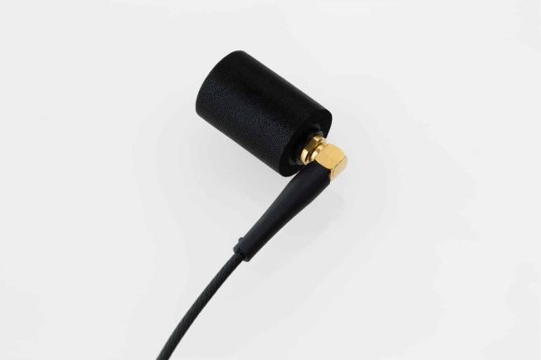 Final Audio - F4100 - Stereo Earphones on a white background.